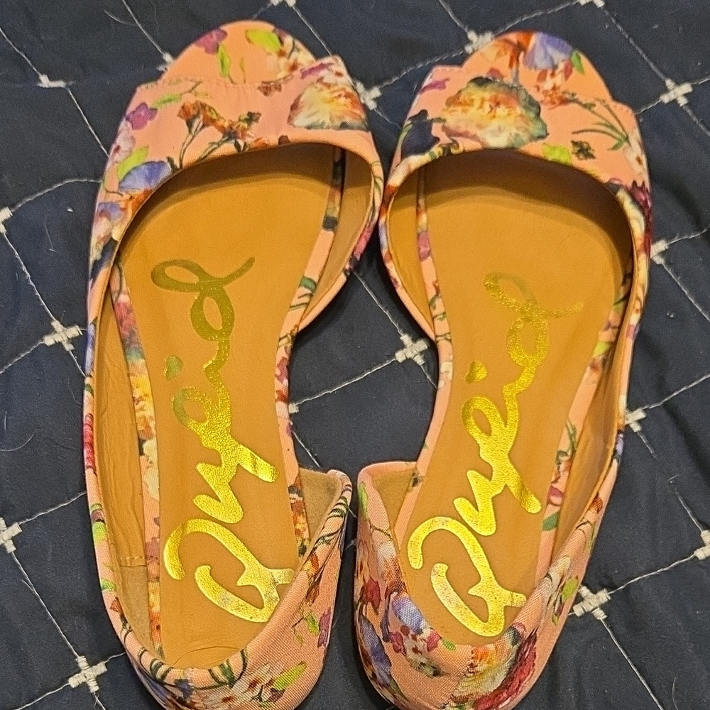 Qupid Women's Floral Peach Flats
